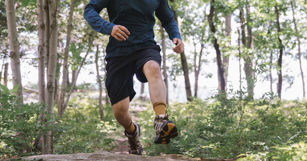 Coureur trail en action, chaussures Salomon Speedcross
